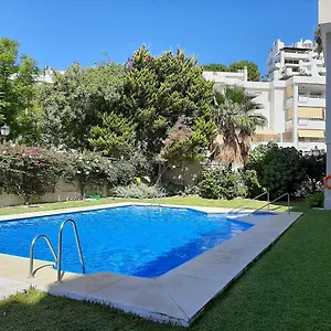 Lola Y Manuela En Primera Linea Playa Carihuela Con Excelente Terraza-jardin De 80 M2 Frente Al Mar Con Aparcamiento Privado Ideal Descansar Oyendo Olas Del Mar Appartement Torremolinos
